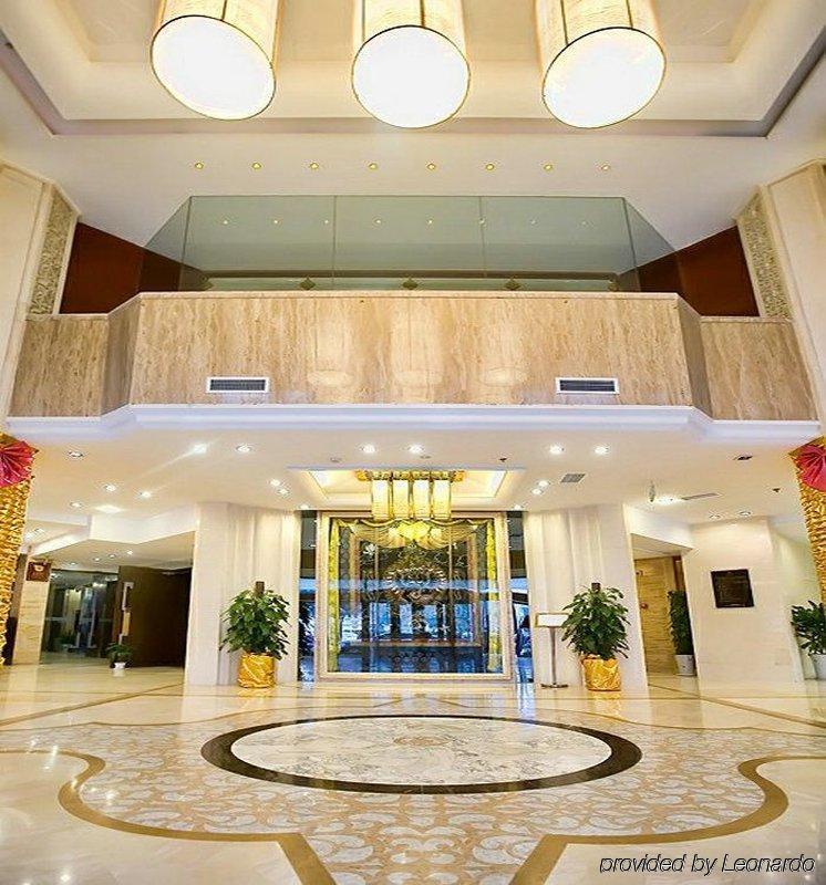 Minshan Lhasa Grand Hotel Чэнду Экстерьер фото